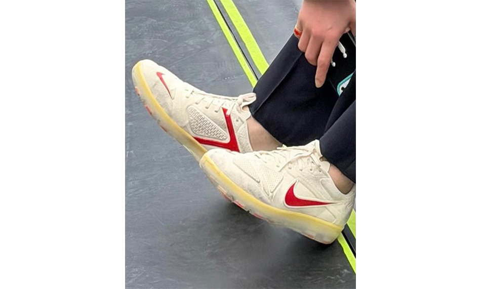 抢先预览 PEACEMINUSONE x Nike 全新联名鞋款 Cryoshot