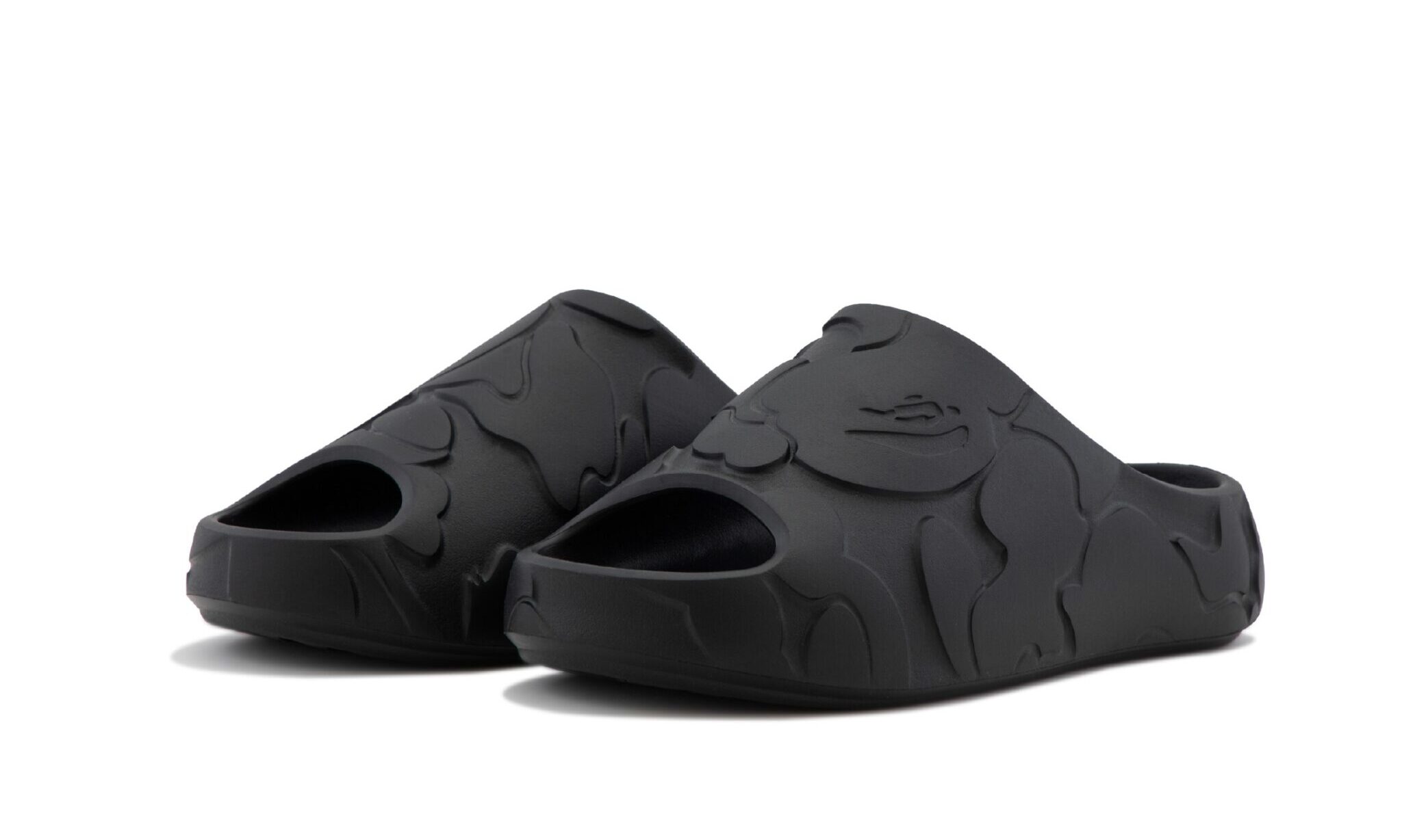 BAPE® 推出全新 SLIDE 鞋款