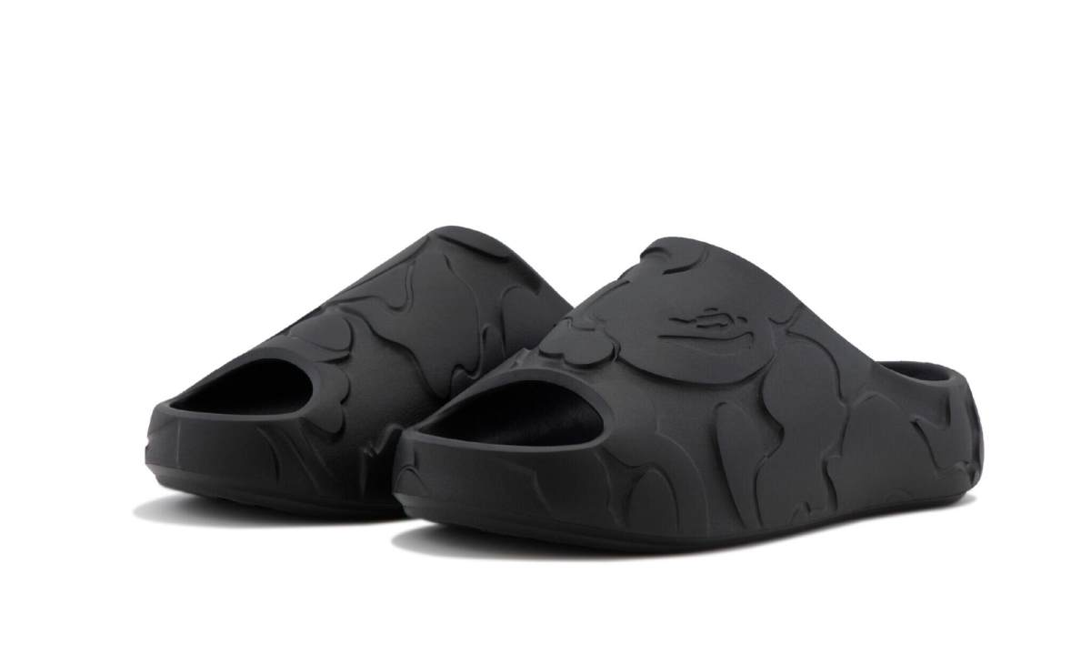 BAPE® 推出全新 SLIDE 鞋款
