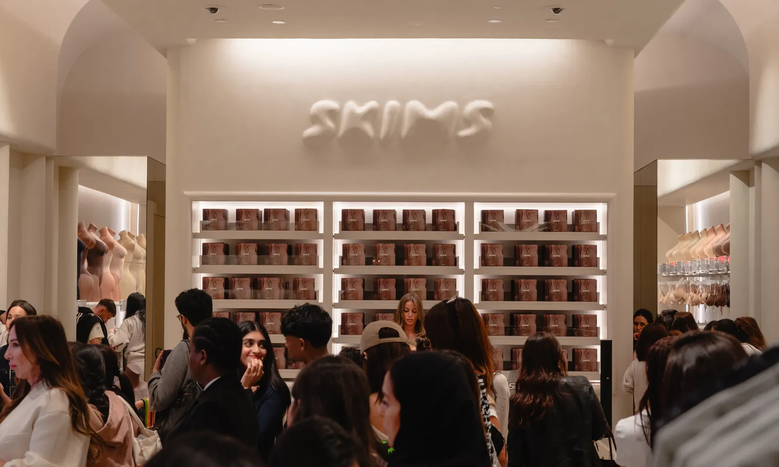 SKIMS 将于中国香港开设亚洲首家旗舰店