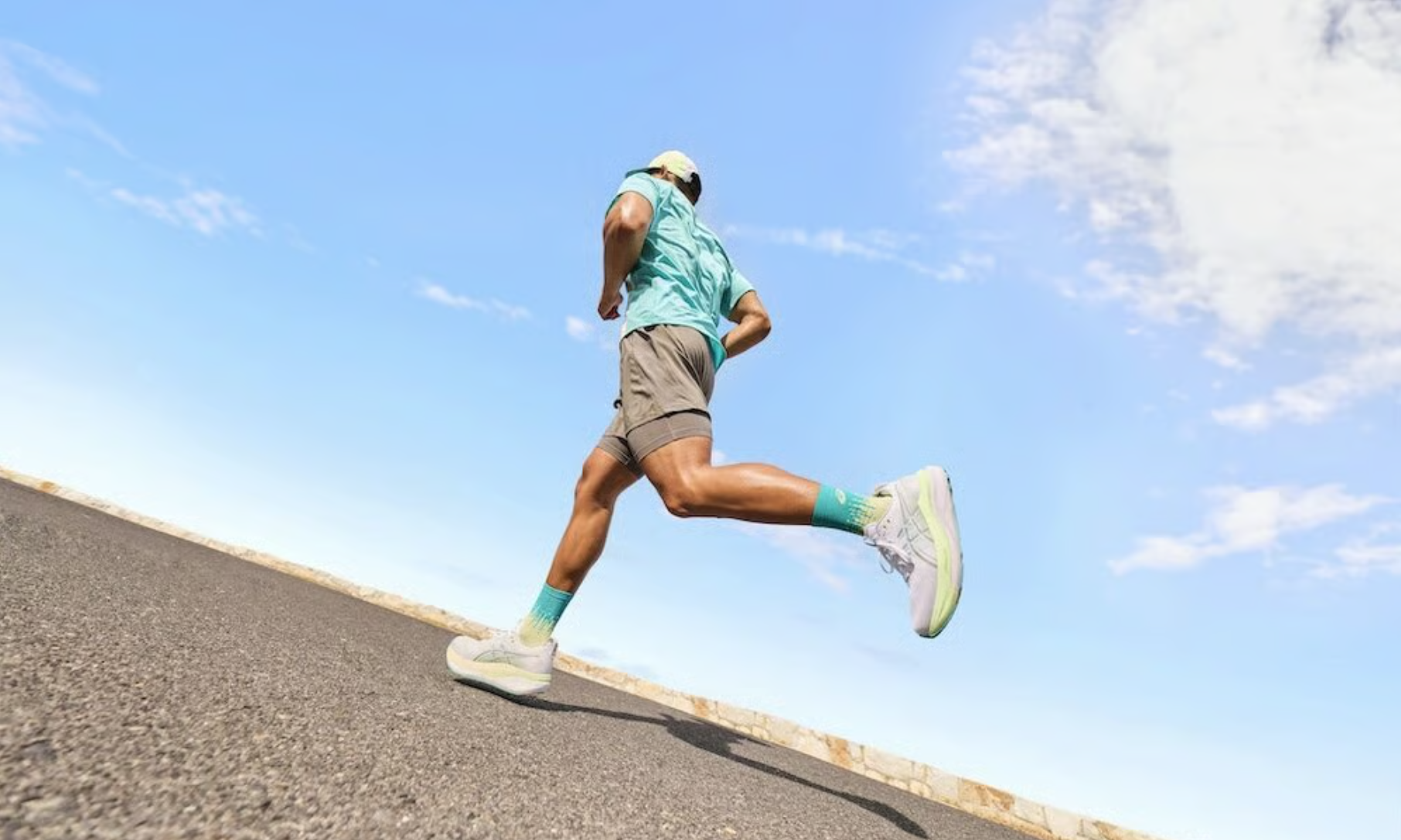 ASICS 2026 年 Q1 业绩大涨