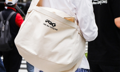 复刻经典 Postman Bag 邮差包，CDG 新品释出