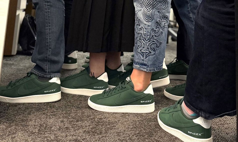SpaceX x Nike 定制版 Tennis Classic 鞋款亮相