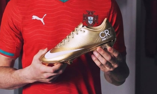 Cristiano Ronaldo x Nike Mercurial Superfly 1 RGN「Metallic Gold」限量战靴即将推出