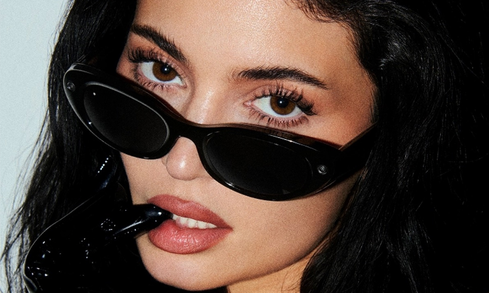 Kylie Jenner x Meta 联名智能眼镜「Starfire AI Glasses」推出