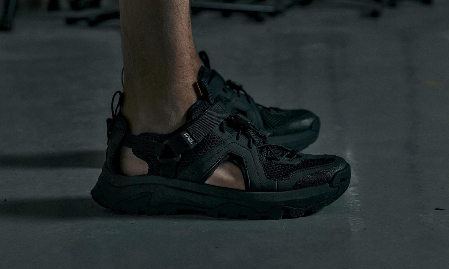 Teva 携手 N.HOOLYWOOD TPES 发布全新联名鞋款