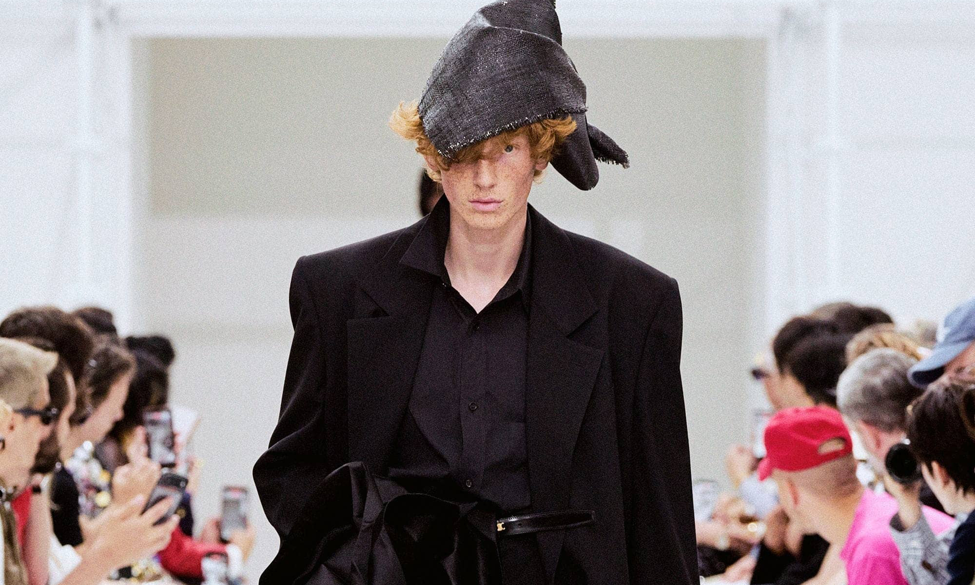CELINE 发布 2027 春夏男装系列