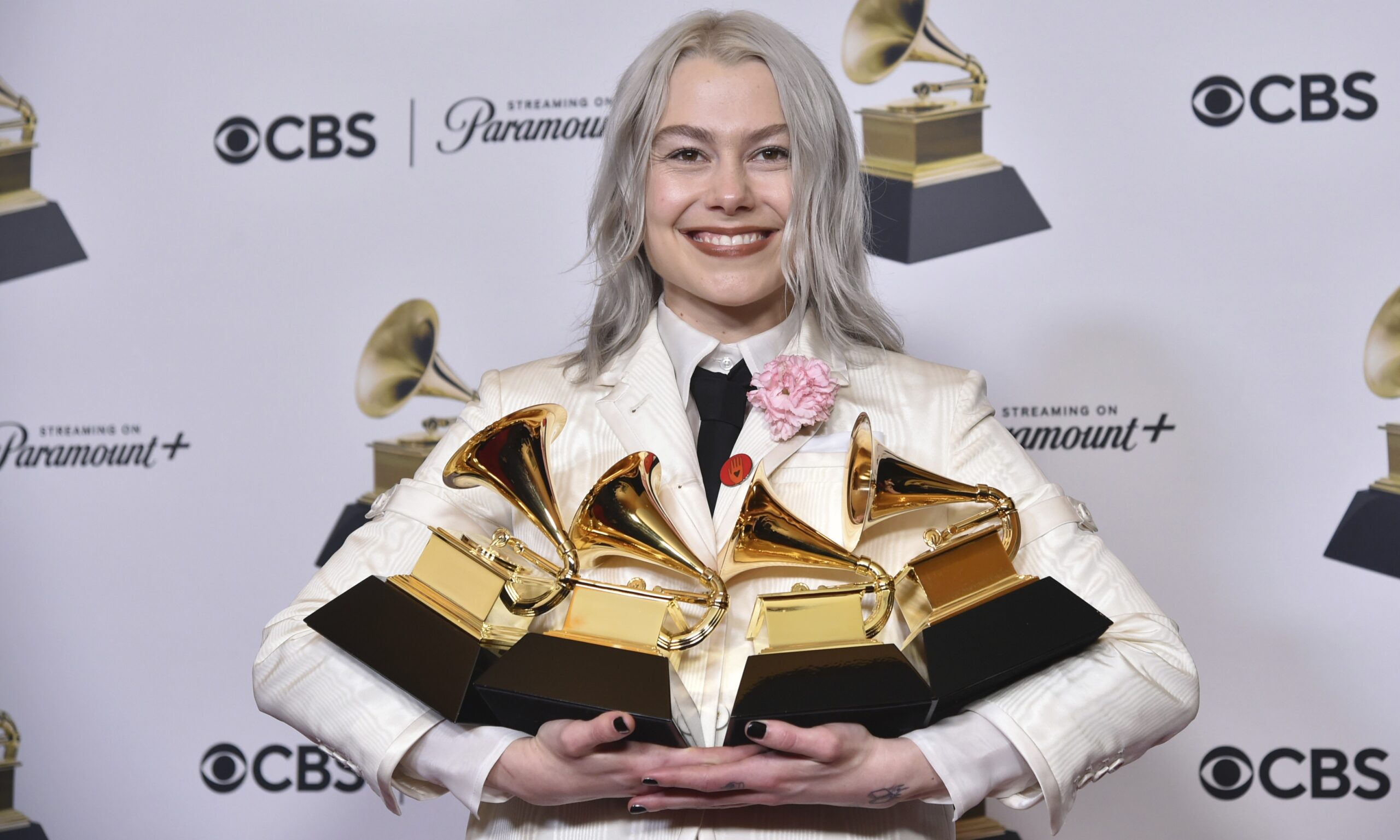 Phoebe Bridgers 宣布开启 2026《迷失之旅》巡演