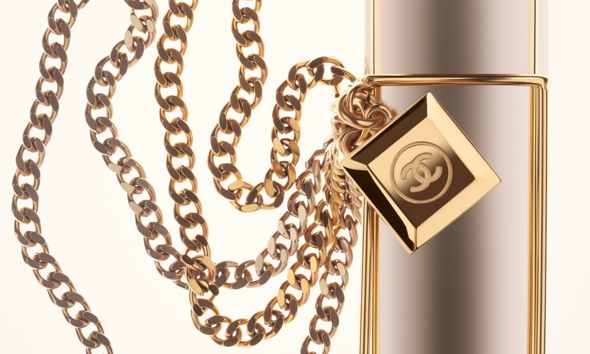 CHANEL 推出限量版随行香氛喷雾