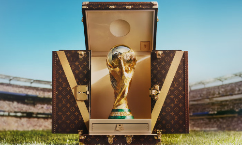 LOUIS VUITTON 再度为 FIFA 世界杯打造冠军奖杯箱