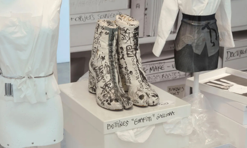 Martin Margiela 档案拍卖落槌，Tabi 以 36.4 万欧元创最高成交纪录