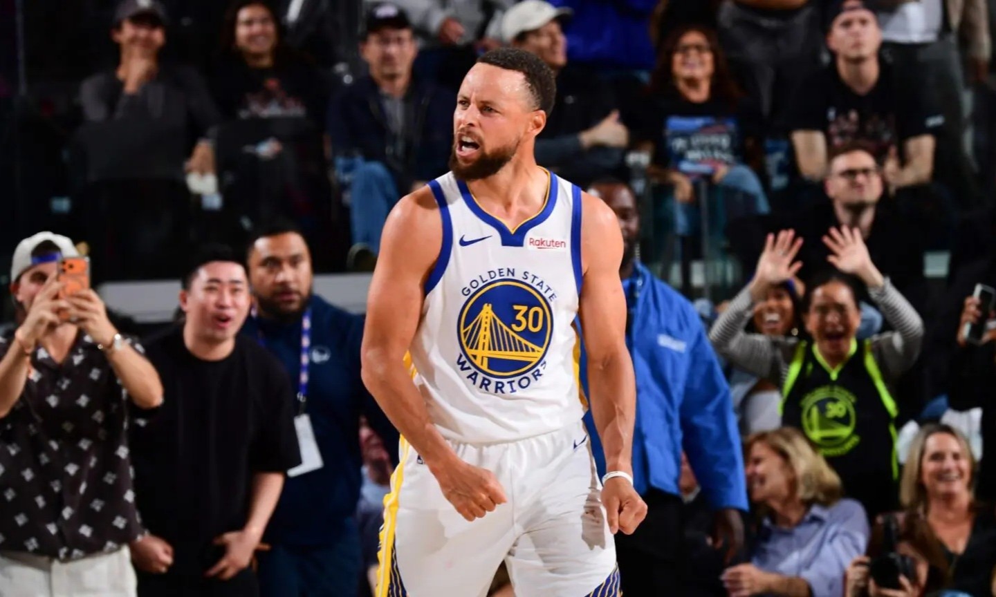 Stephen Curry 成为首位在名人堂拥有个人展厅的现役球员