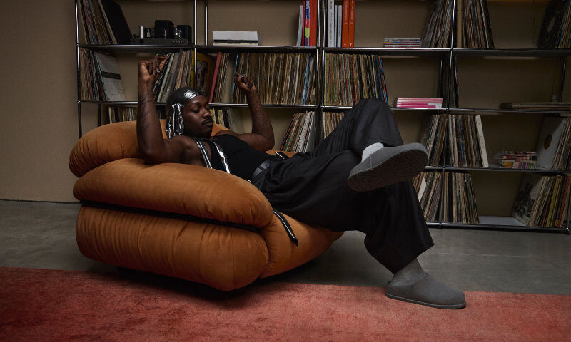 UGG 携手 Channel Tres、Nicole McLaughlin 发布 2026 秋季系列