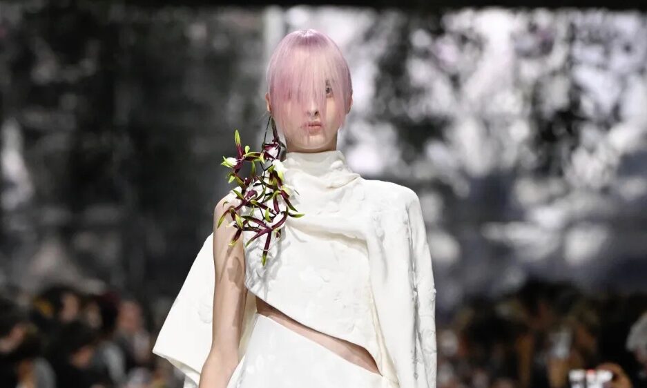DIOR 拉动 LVMH 集团时尚部门恢复增长