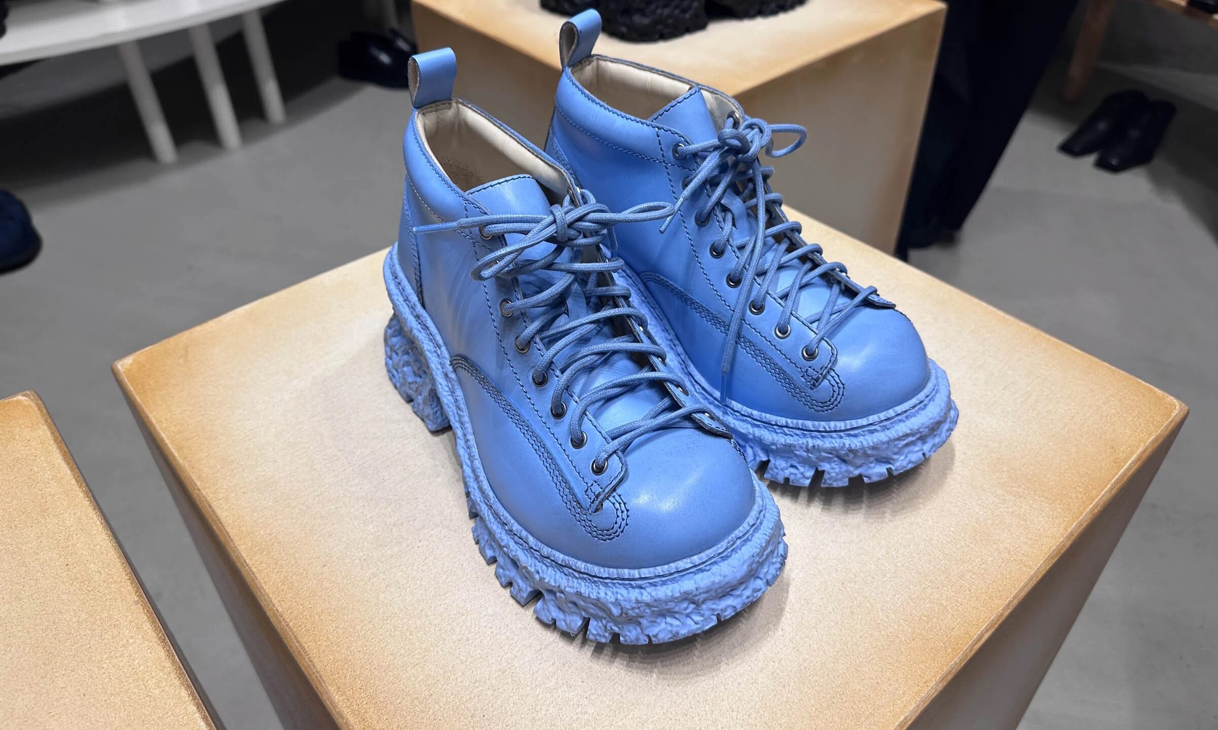 CAMPERLAB 发布 2027 春夏系列