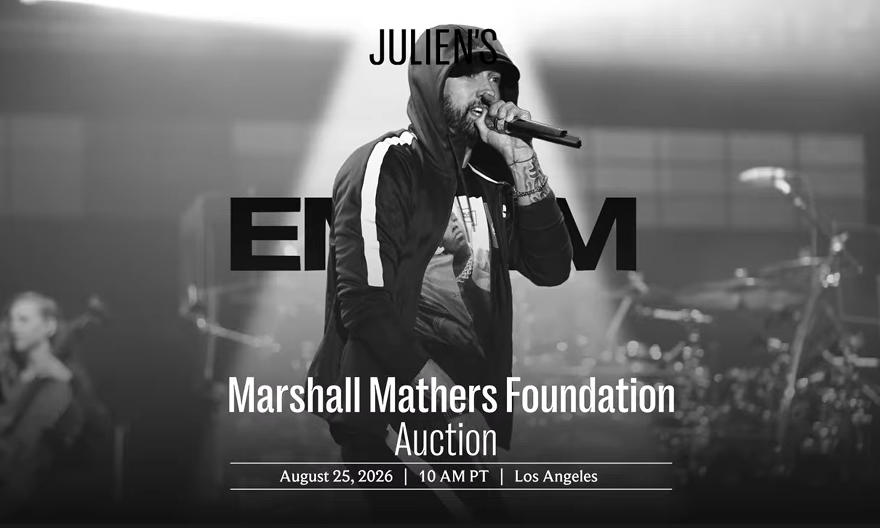 Eminem 打开私人鞋柜，117 双亲签球鞋开启慈善拍卖