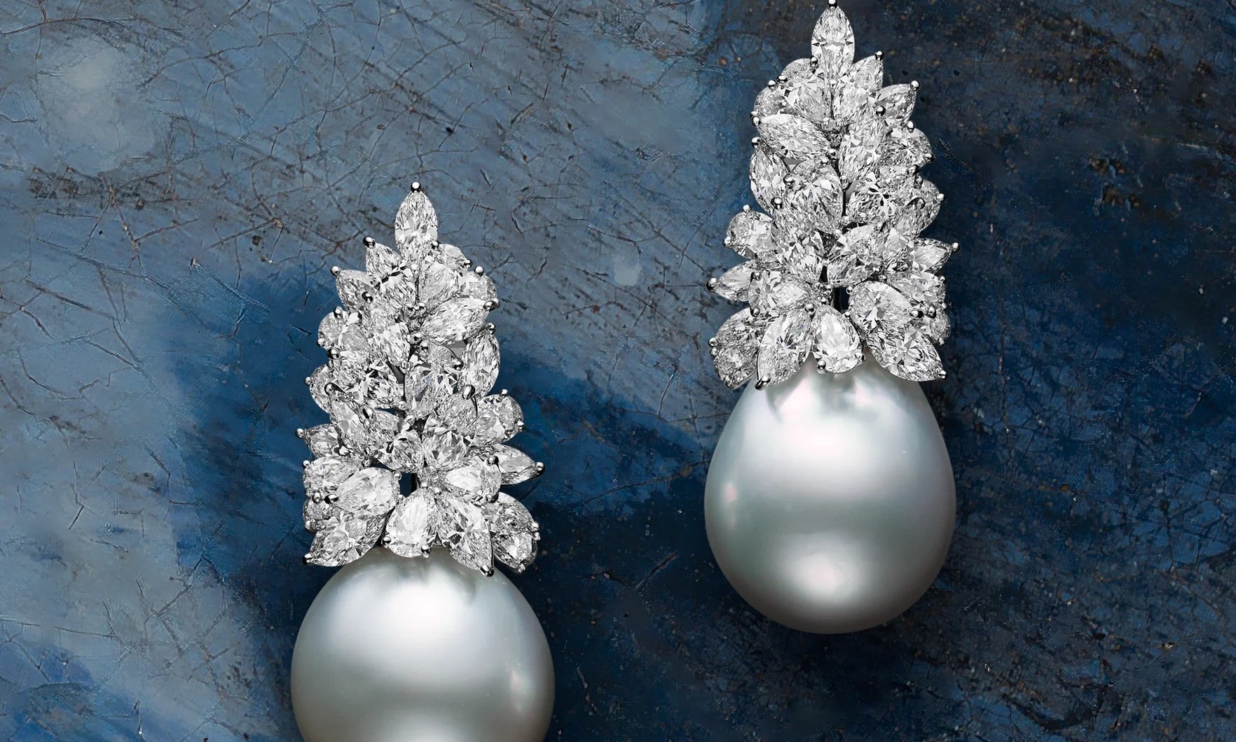 MIKIMOTO 推出以《戴珍珠耳环的少女》为灵感的限定珍珠耳环