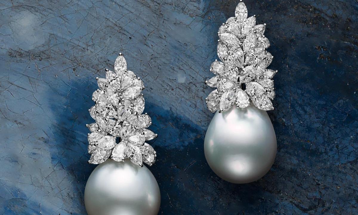 MIKIMOTO 推出以《戴珍珠耳环的少女》为灵感的限定珍珠耳环