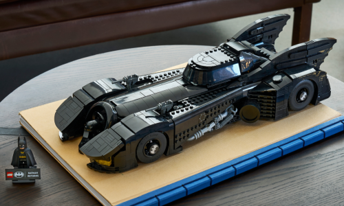 LEGO® 推出 1992 年电影《蝙蝠侠归来》经典战车