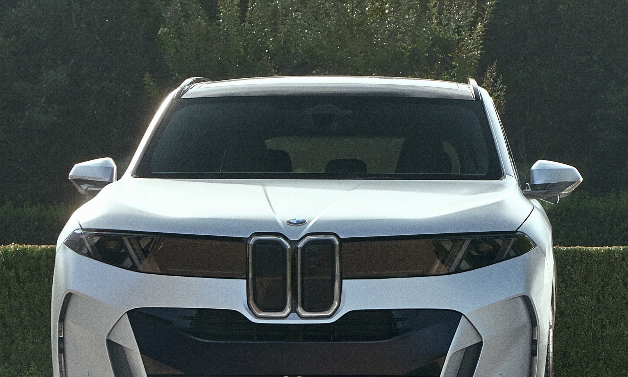 KITH 携手 BMW 打造初代与最新世代 X5 定制双车