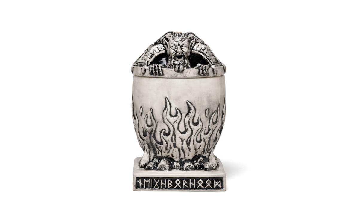 NEIGHBORHOOD 带来 2026 秋冬全新「Cauldron Incense Chamber」香炉摆件