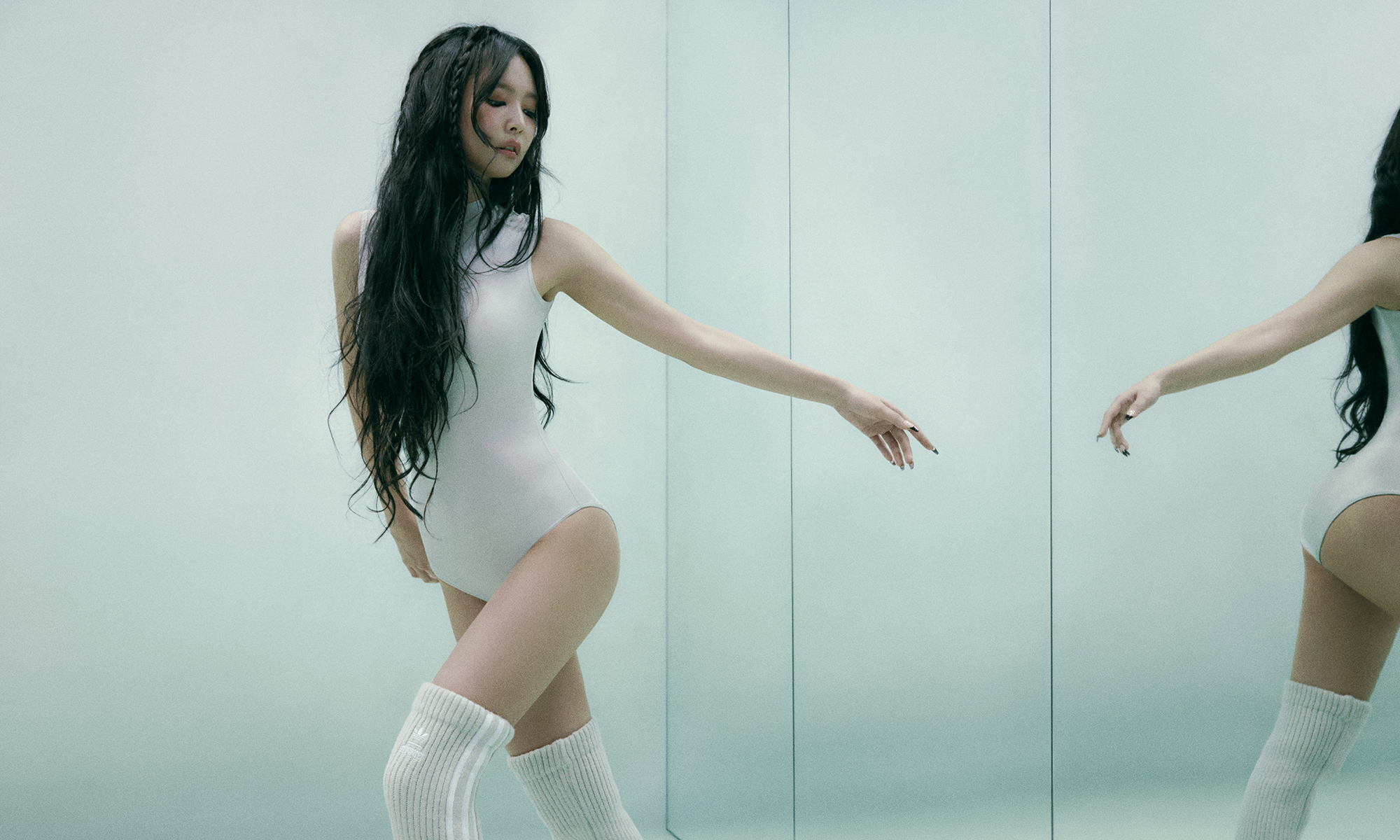 adidas Originals 携手 JENNIE 开启首次合作系列