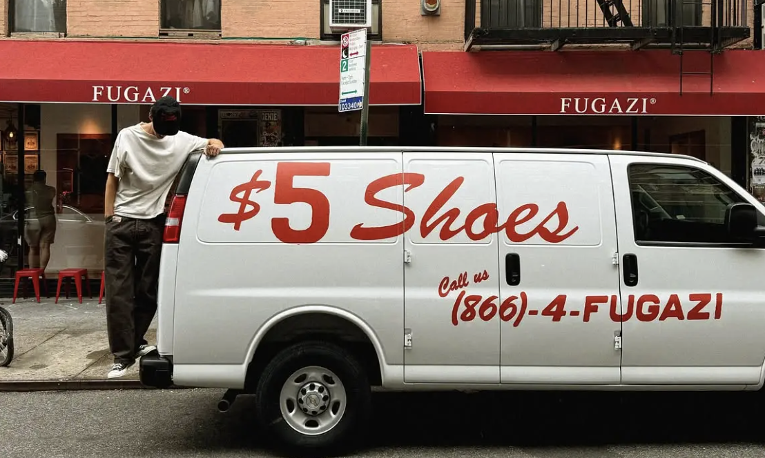 5 美元的「Vans 联名」鞋,Fugazi 把翻车玩成了爆款?