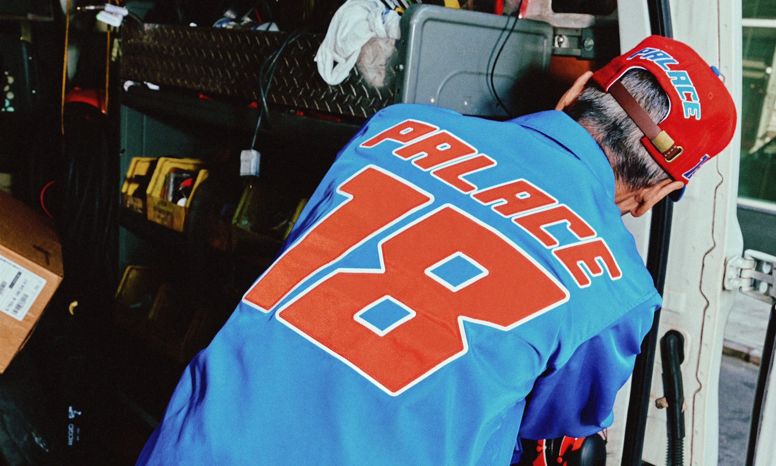PALACE 携手 Ebbets Field Flannels 推出全新棒球主题联名系列