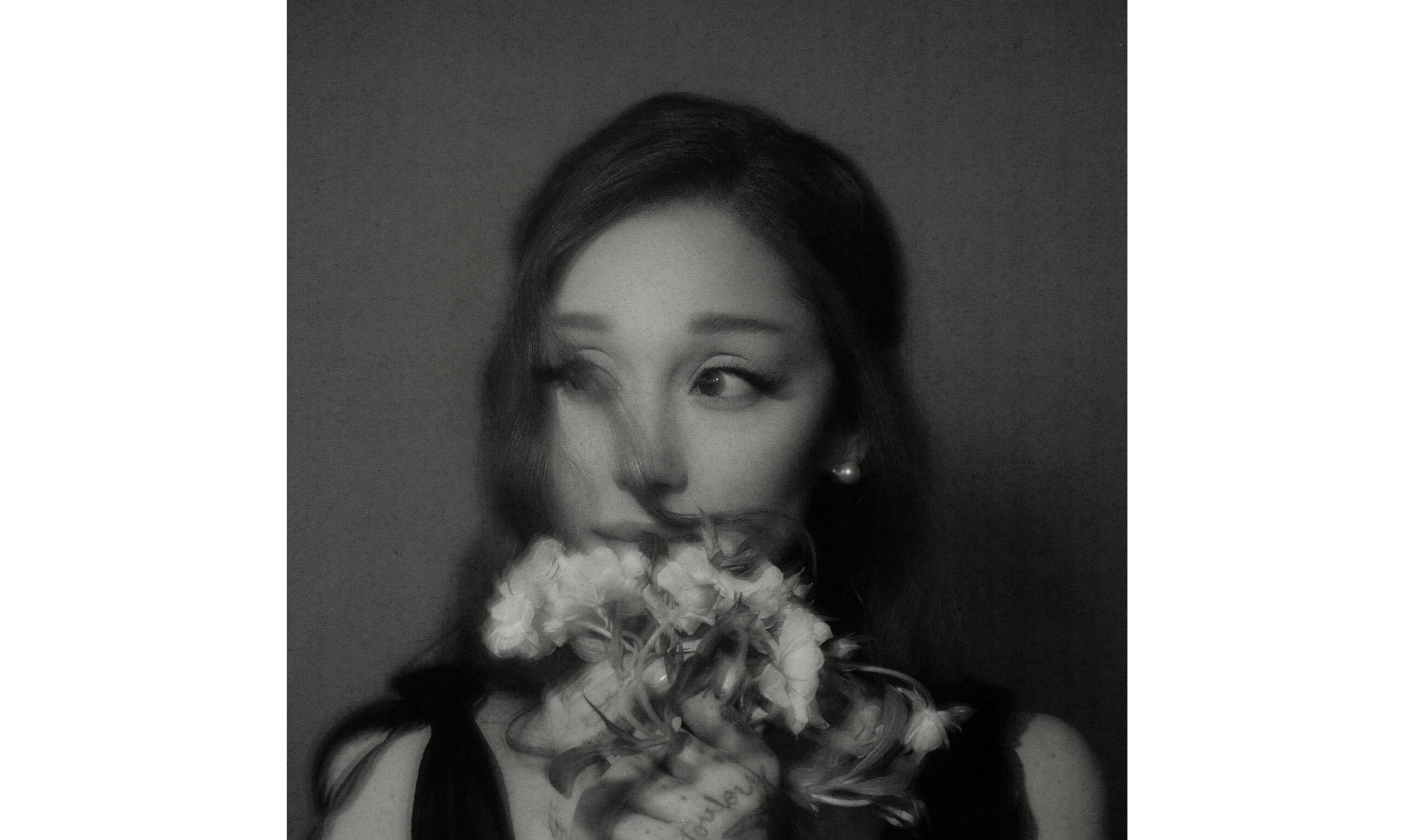 Ariana Grande 新专辑《petal》空降 Billboard 200 冠军