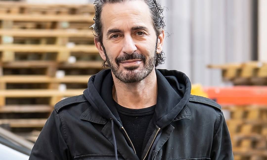 近 30 年 LVMH 生涯结束,Marc Jacobs 以 9.25 亿美元易主