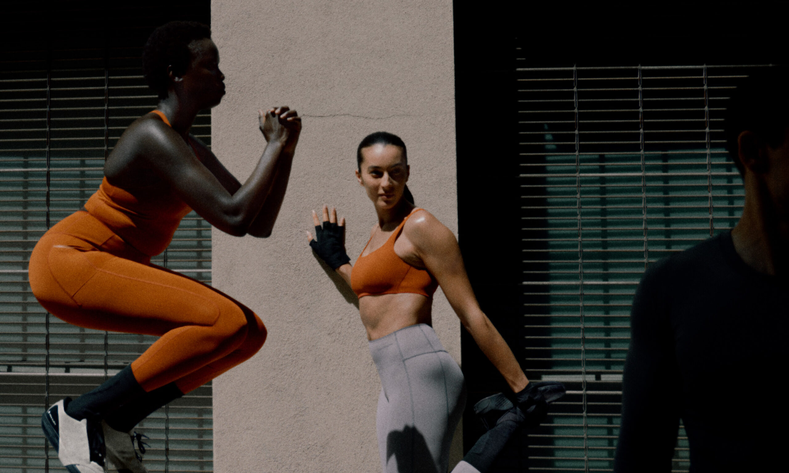 adidas 再度携手 Entire Studios 推出全新合作系列