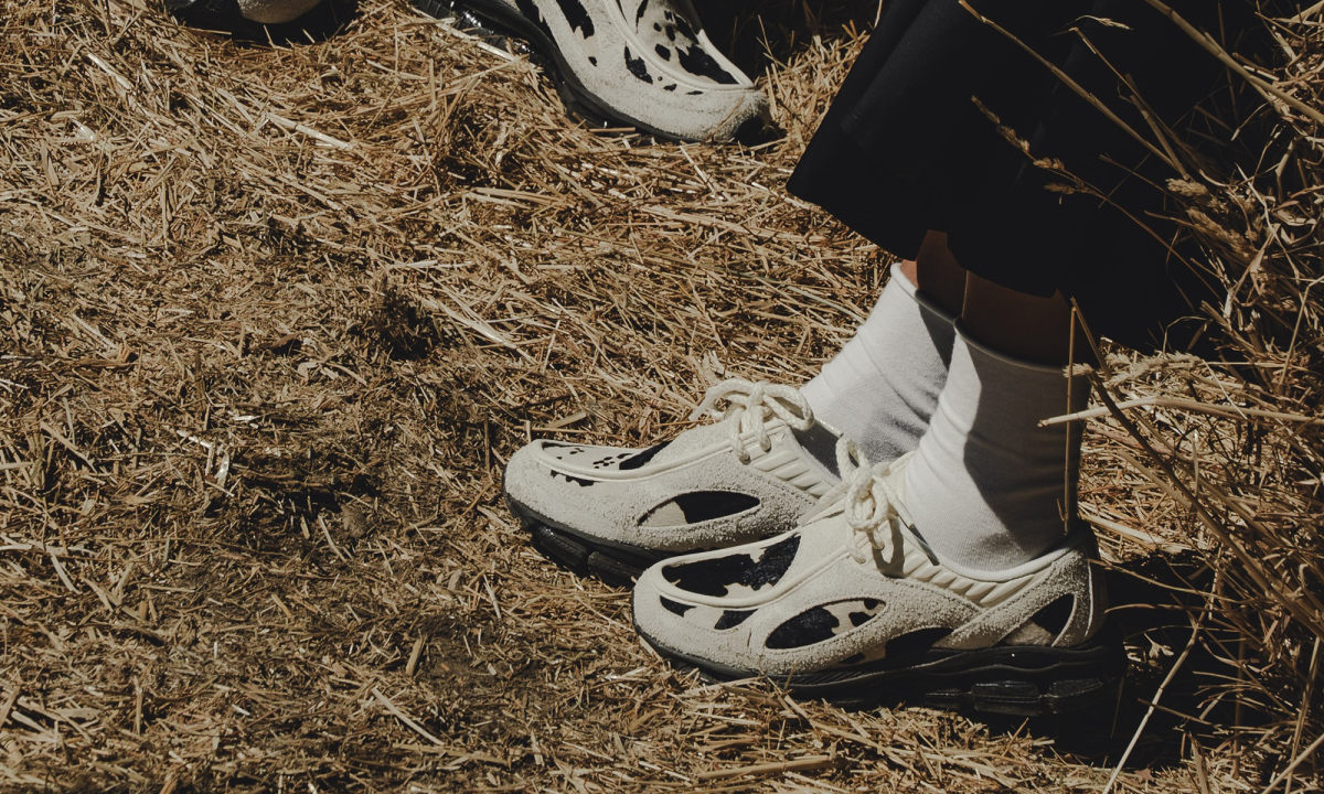 这双「没有 N 标」的 New Balance，为什么反而火了？
