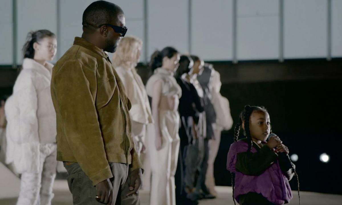 Ye 计划在洛杉矶新旗舰店举办 YEEZY 时装秀