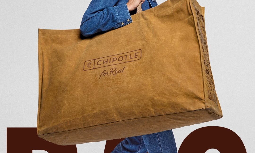 Chipotle 推出限量版「Big Ass Bag」,把外卖袋做成奢侈单品