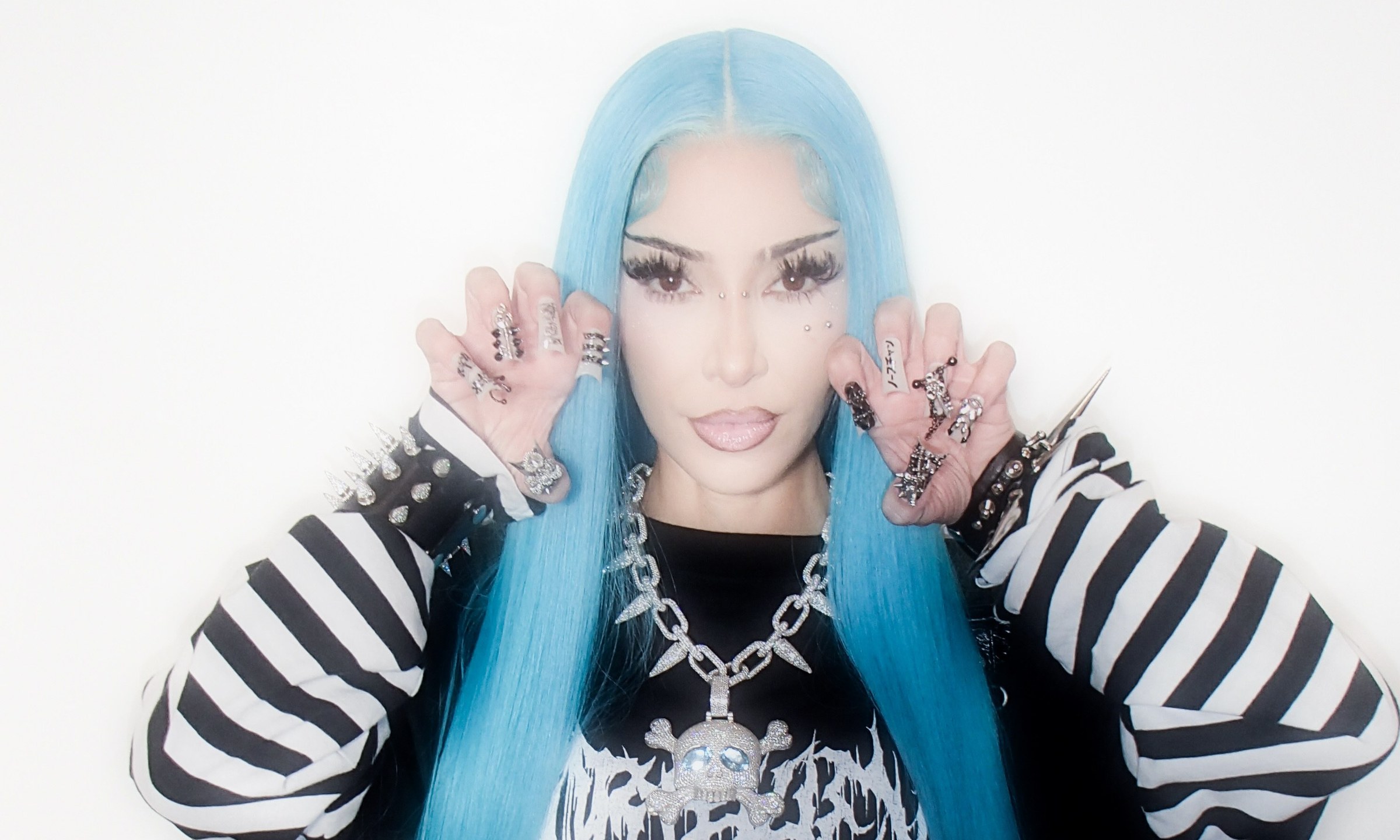Kim Kardashian 万圣节 cos 女儿 North West