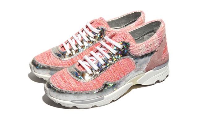 CHANEL x KARL LAGERFELD HYBRID SNEAKERS 系列