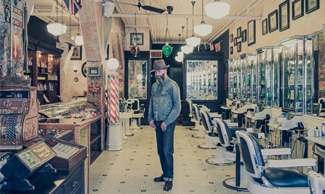摄影师 Franck Bohbot 拍摄的纽约复古理发店