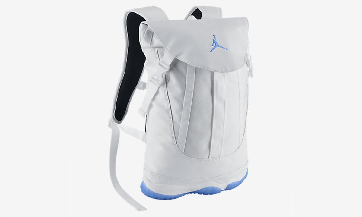 鞋子都准备入了，还不配个 Air Jordan 11“Legend Blue”背包？