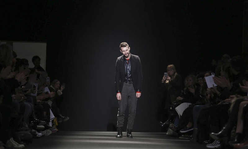 暗黑风格的代表， Ann Demeulemeester 2015 巴黎秋冬时装周发布
