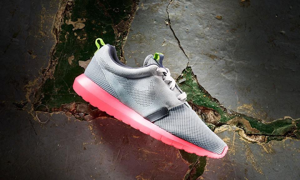 Nike Roshe Run NM FB 全新「Hot Lava Sole」配色鞋款