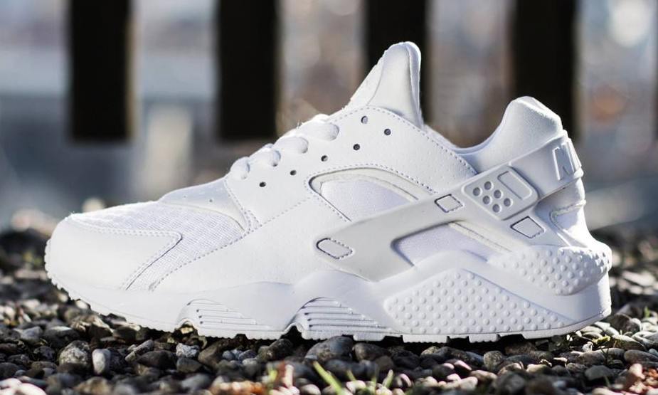 Nike Air Huarache 全新「White Pure Platinum」配色设计