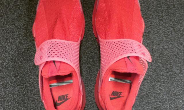 后续更多？Nike 全红配色 Sock Dart 曝光
