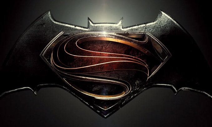 英雄撕破脸，《Batman v Superman: Dawn of Justice》官方海报发布
