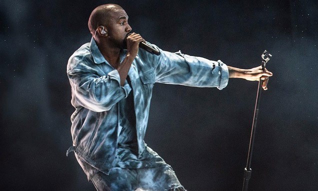 Kanye West 在 Glastonbury 音乐节被「踢馆」