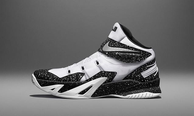 Nike 推出 FLYEASE 一体化拉链技术 Zoom Soldier 8 球鞋