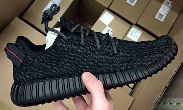 下旬发售，Yeezy 350 Boost 黑色版本清晰照流出