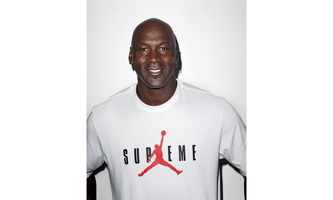 年度最强 Tee 诞生！Michael Jordan 亲身示范 Supreme x Air Jordan 联名 T恤