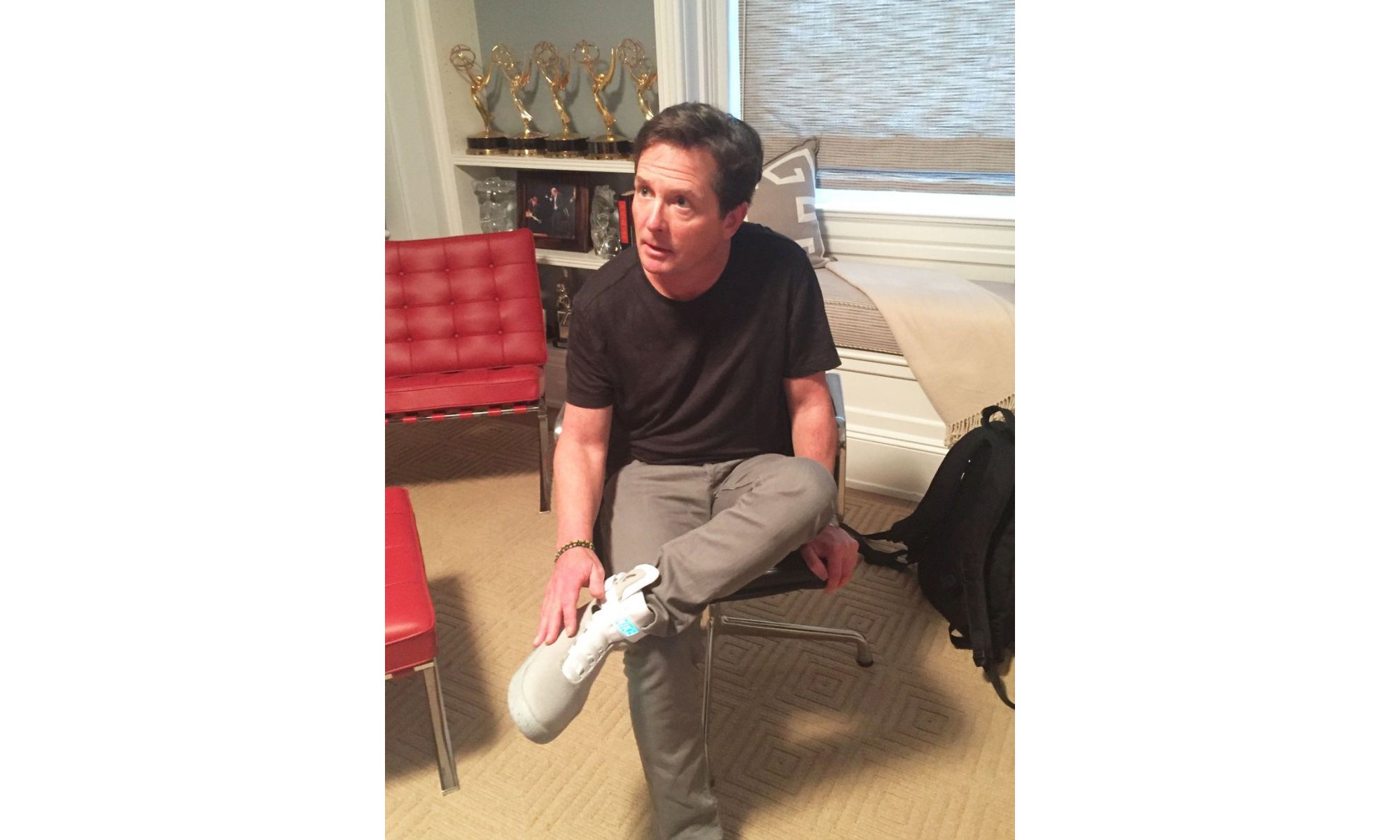 Michael J. Fox 第一时间上脚 2015‭ ‬Nike Mag‭ 视频流出