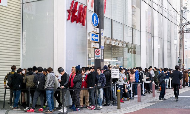 BALMAIN x H&M 日本发售现场直击
