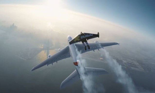 Hello Jetman，阿联酋航空 A380 客机与 Jetman 共同飞行